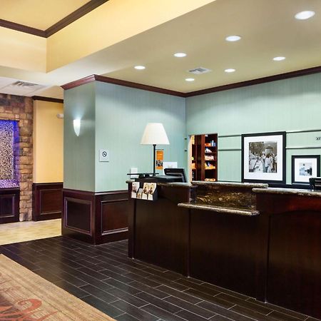 Hampton Inn & Suites Mission Exteriör bild