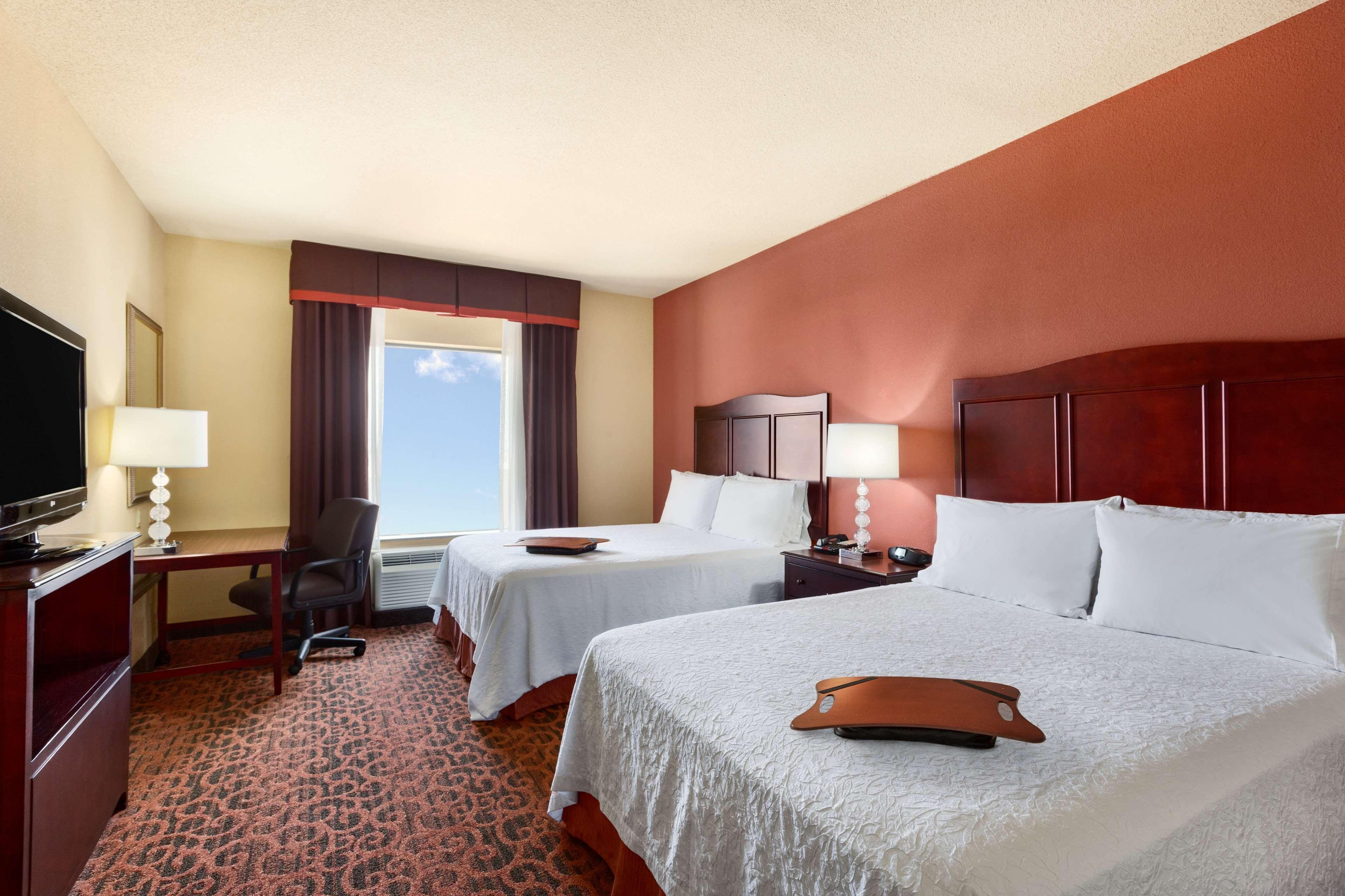 Hampton Inn & Suites Mission Exteriör bild
