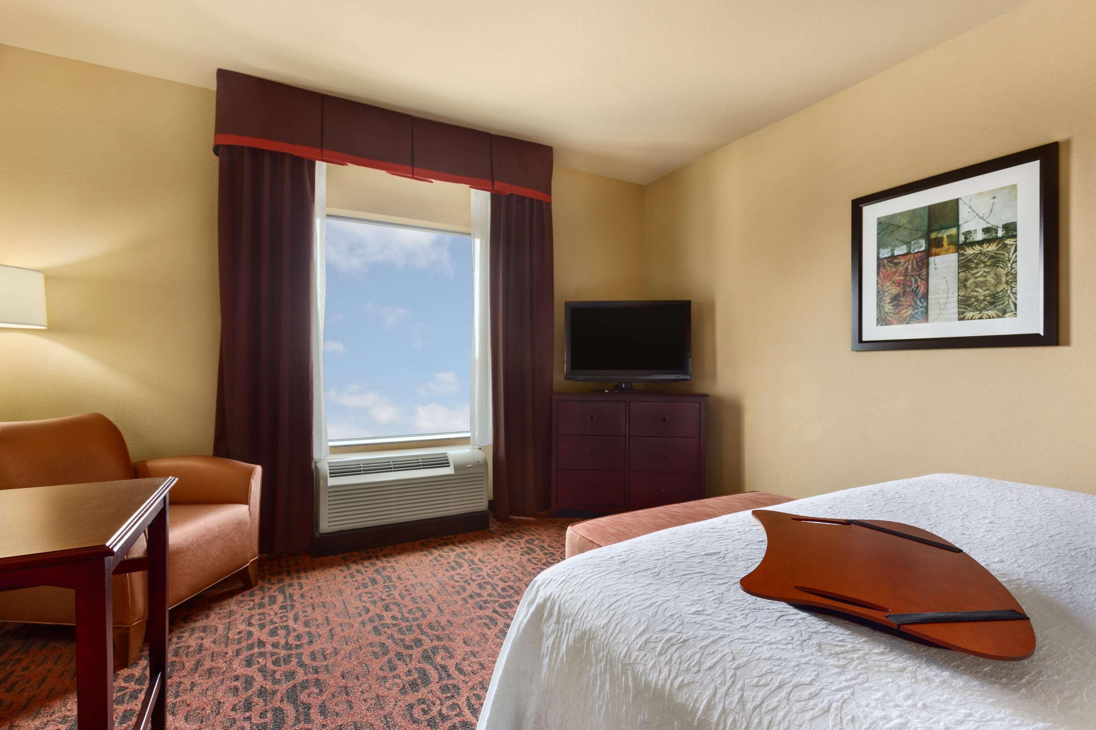 Hampton Inn & Suites Mission Exteriör bild