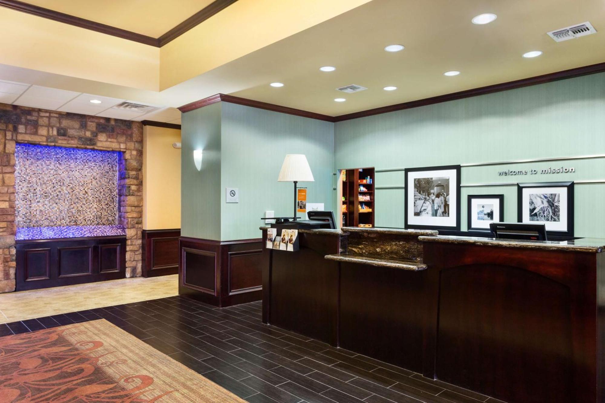 Hampton Inn & Suites Mission Exteriör bild