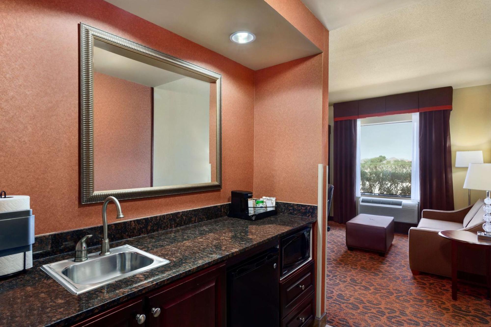 Hampton Inn & Suites Mission Exteriör bild